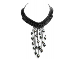 "Poeani" Black pearl necklace