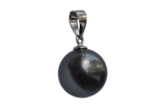 Silver pendant and Tahitian pearl