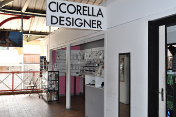 Cicorella Designer into Papeete's market