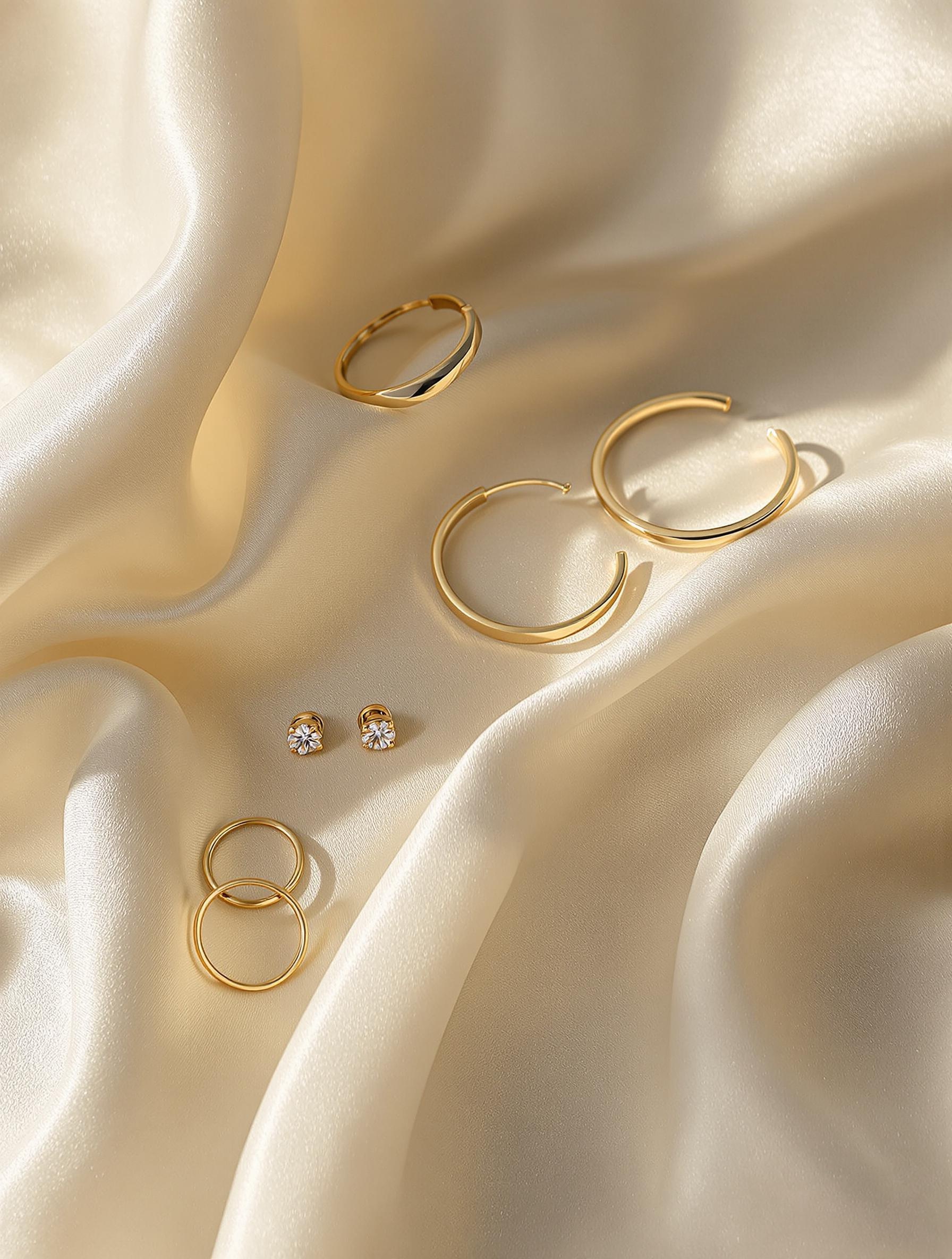 Boucles d’oreilles : puces précieuses, pendantes discrètes et créoles épurées en argent ou or